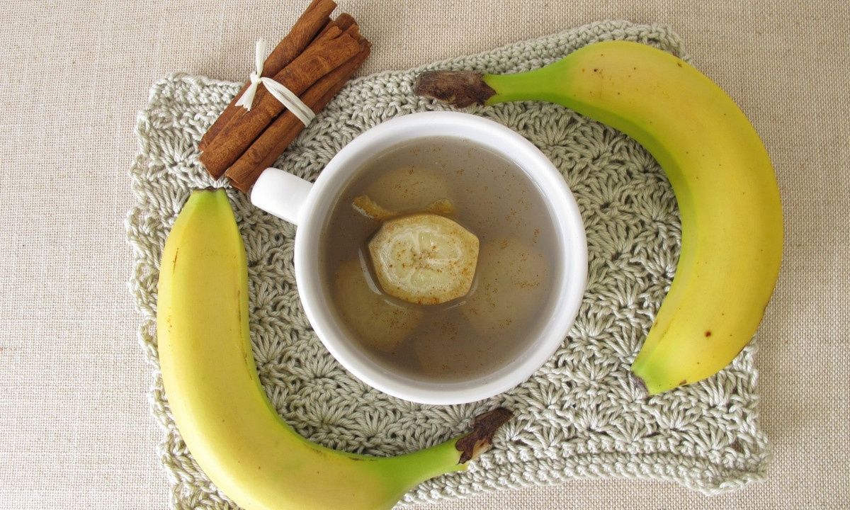 Τσάι μπανάνας: Τα οφέλη για την υγεία και πώς να το φτιάξετε