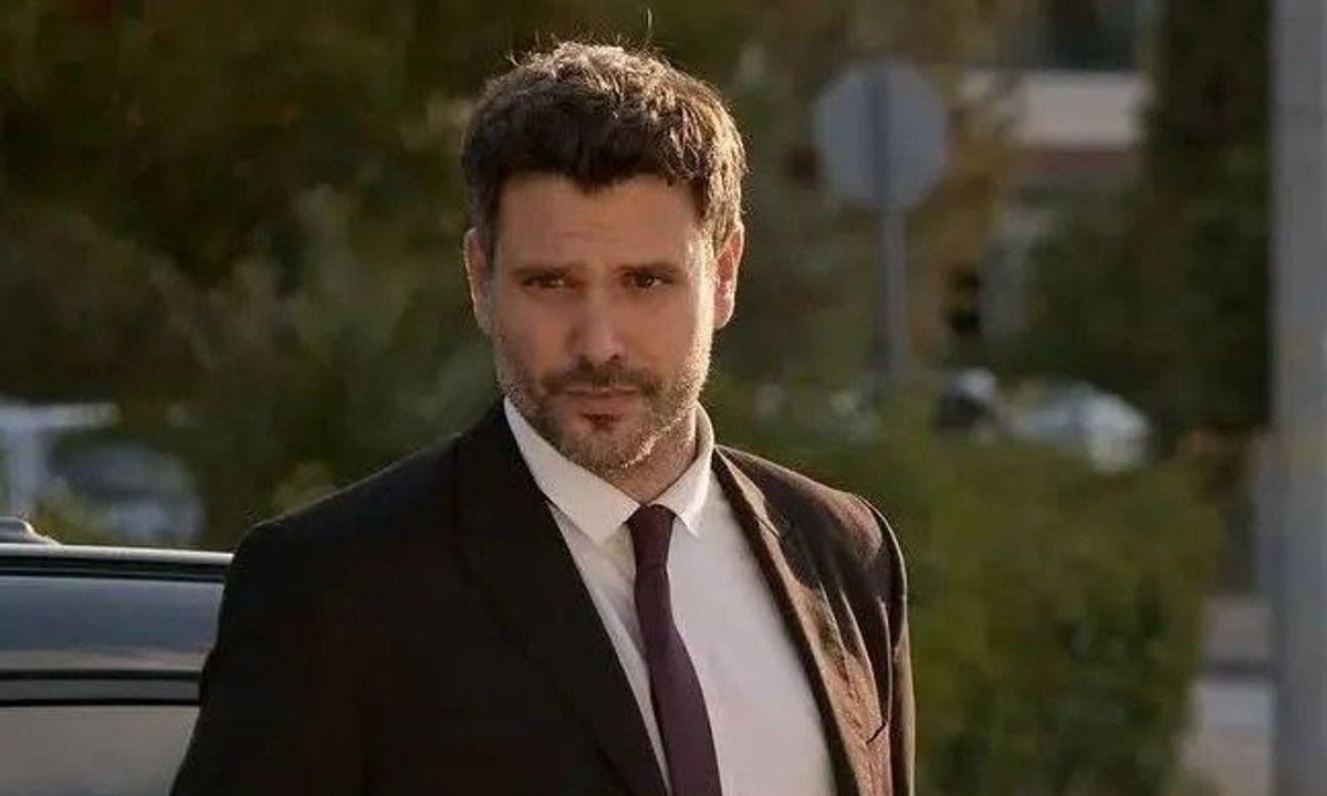 Ο Λεβεντογιάννης & τα κορίτσια του: Η αγκαλιά με τη Σαμαρά και τα 5 σίριαλ