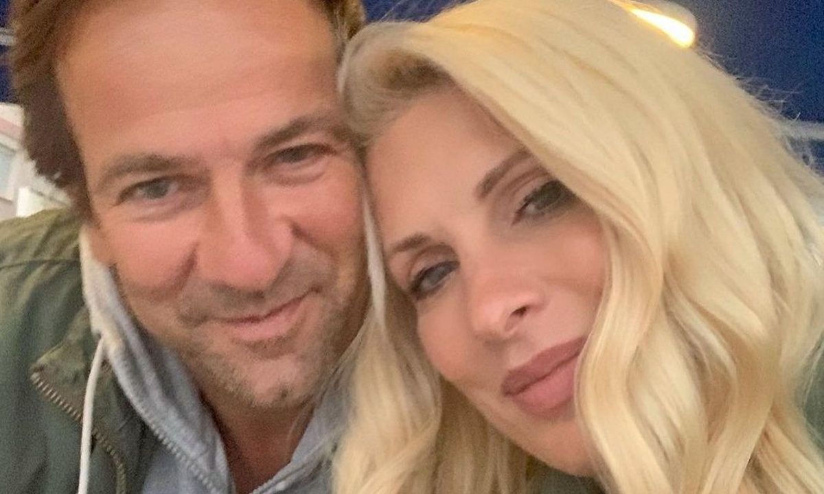 Σκέτο «Όναρ» τα likes του Μάκη Παντζόπουλου στην ωραία Ελένη της καρδιάς του