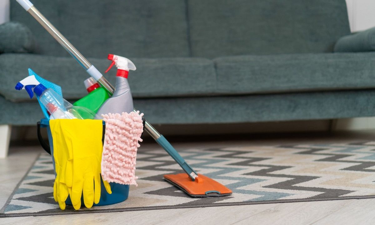 Πώς να καθαρίσετε μόνοι σας τα χαλιά στο σπίτι