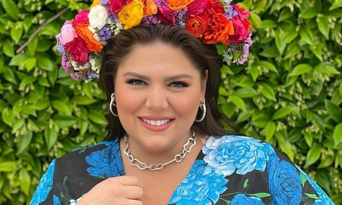 Η Δανάη Μπάρκα κατακτά και το Tik Tok με τα πιο ακομπλεξάριστα videos