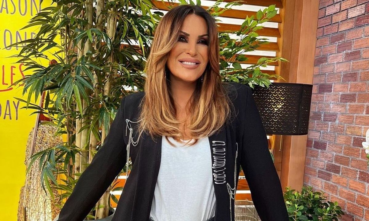 «Φίλη από τα παλιά» πήγε στην εκπομπή της Ναταλίας Γερμανού με ίδια μαλλιά και τα είδαμε διπλά