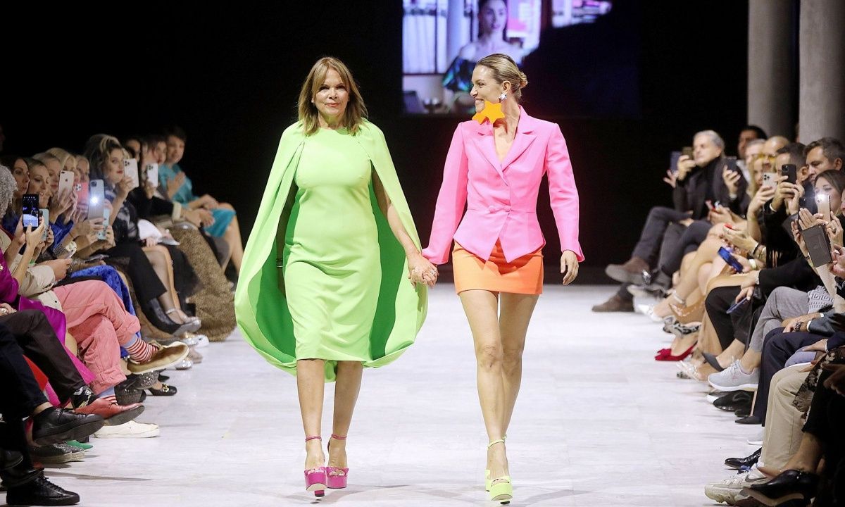 Συγκινεί ο Βασίλης Ζούλιας μιλώντας για τη μητέρα του - Τα ρούχα που εμπνεύστηκε από εκείνη