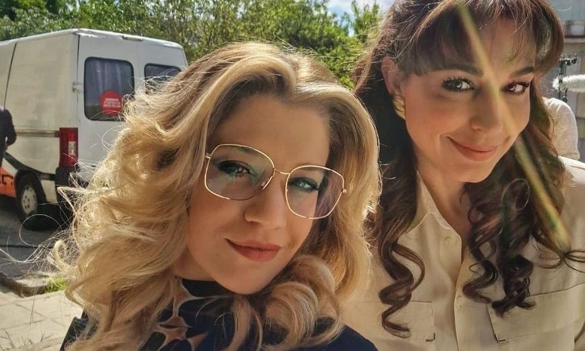 Έχουμε γάμο και η Παπουτσάκη έκλεψε την παράσταση από τη νύφη