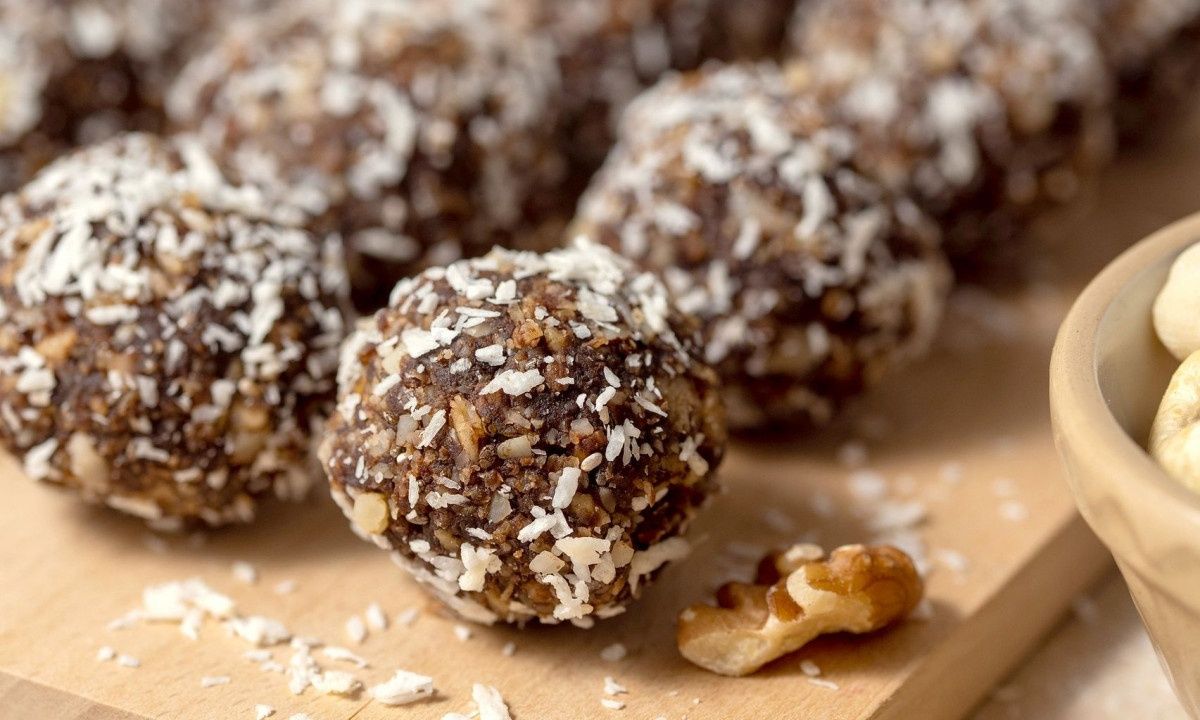 Energy balls με χουρμάδες και καρύδα