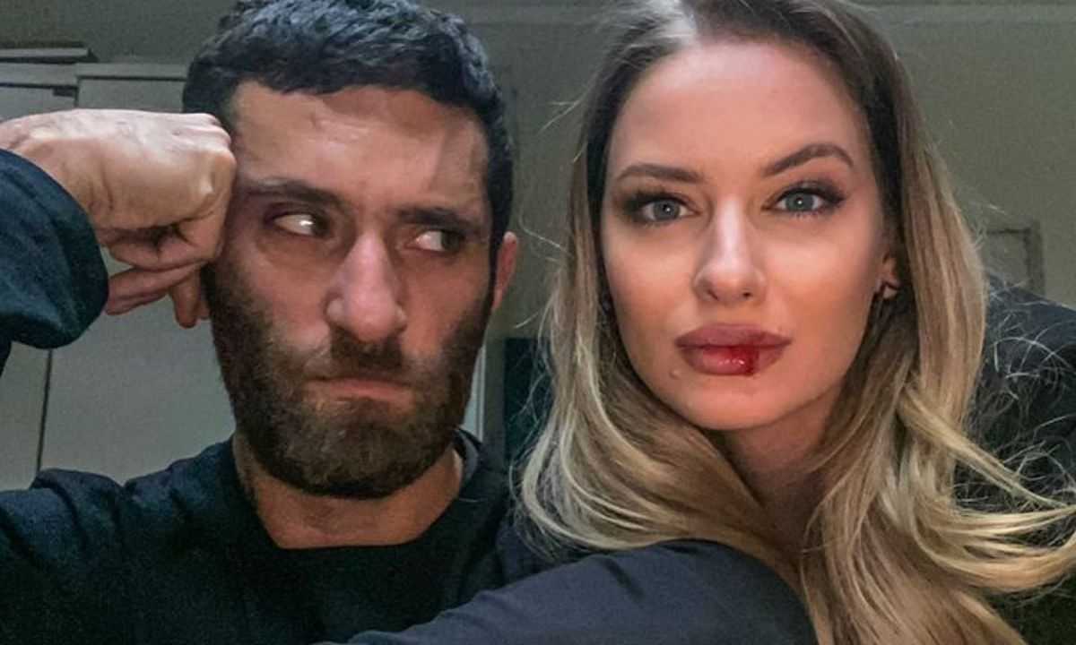 «Κάνε ότι κοιμάσαι»: Ο τηλεοπτικός Μηνάς μιλά για τα σχόλια των haters