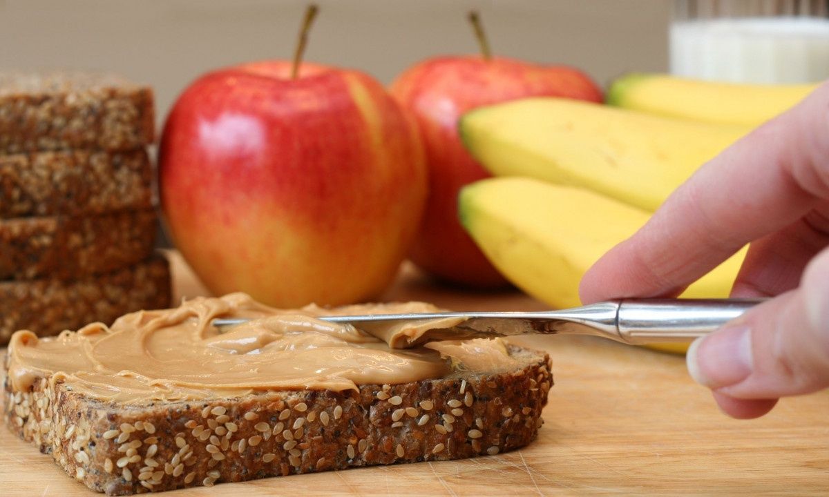 Φυστικοβούτυρο ή αμυγδαλοβούτυρο - Ποιο είναι πιο υγιεινό;