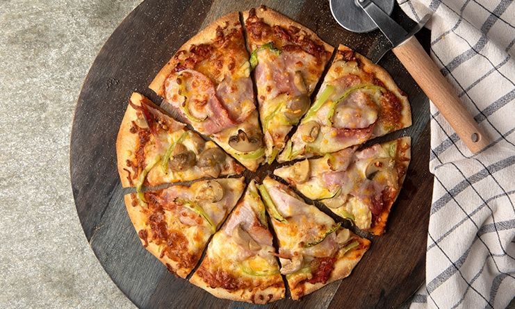 Πίτσα special από τον Άκη Πετρετζίκη!