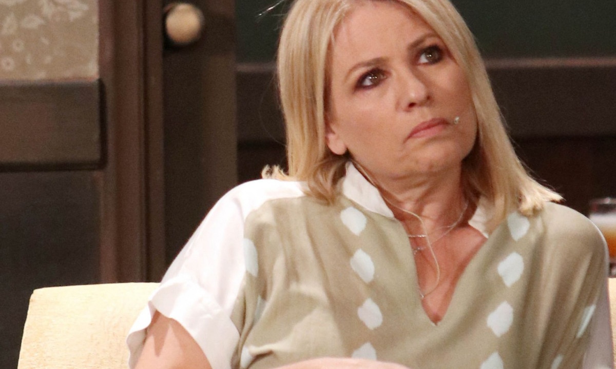 Έξαλλη η Τουμασάτου: «Θα ήθελα να αποχωρήσει χθες η Ελλάδα από την Eurovision – Εγώ θα ντρεπόμουν»