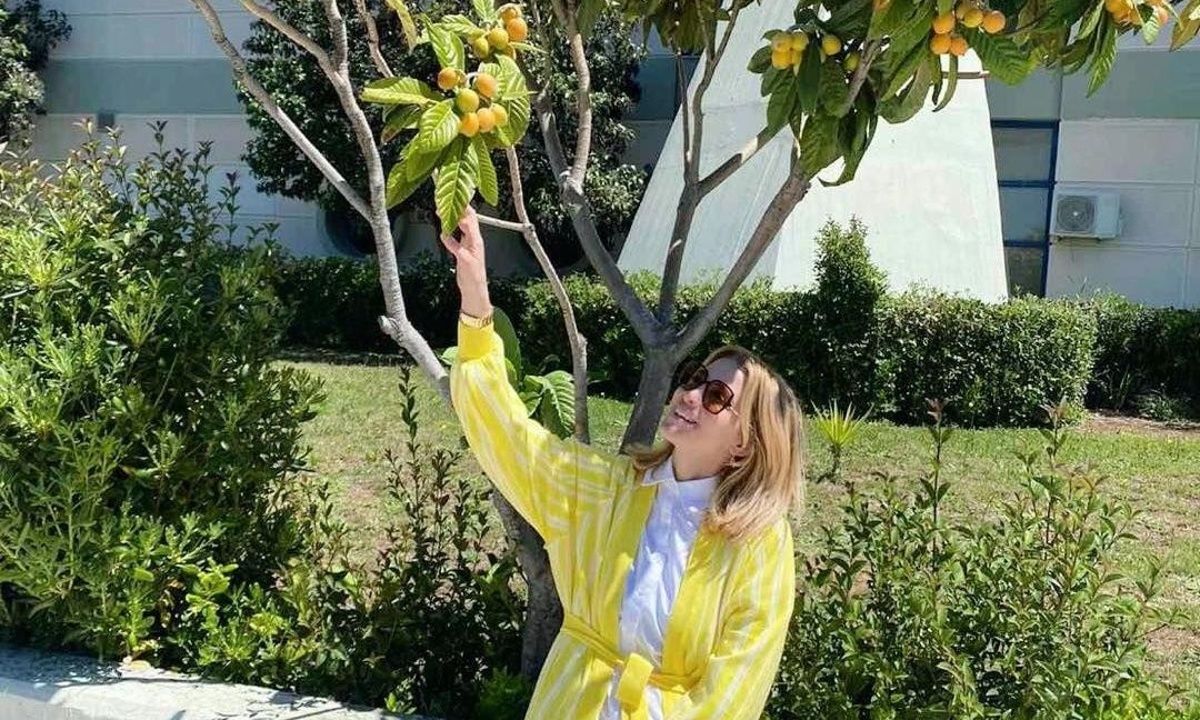 Νίκη Κάρτσωνα: Σπάνια φωτογραφία με τον σύζυγο και τον γιο της