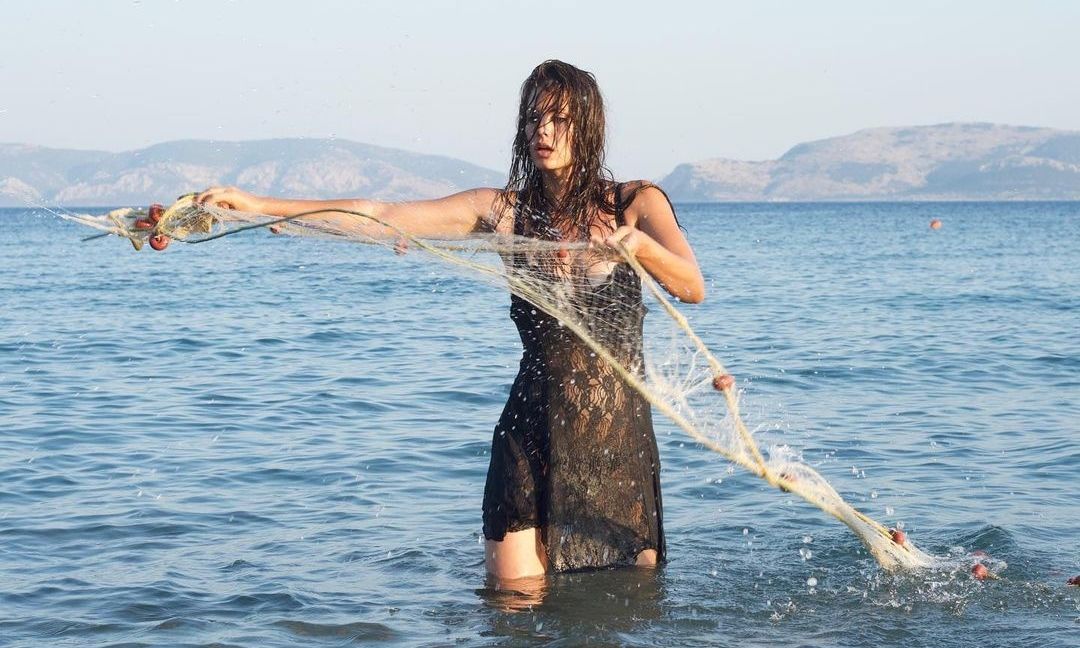 Κορινθίου: Οι νέες φωτό της με μαγιό είναι το κάτι άλλο! Τα κιλά και το απίθανο κορμί, χωρίς ρετούς