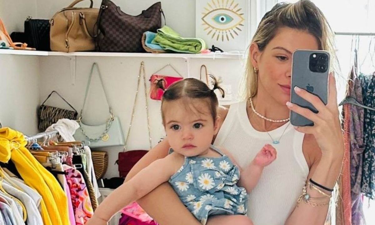 Ούρσουλα Βλάχου: Η κούκλα μπέμπα της «κόρης» του Μιχαλόπουλου