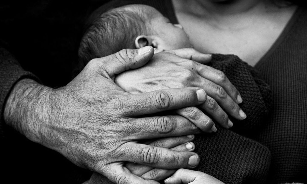 «Η δύναμη της οικογένειας» μέσα από ασπρόμαυρες φωτογραφίες