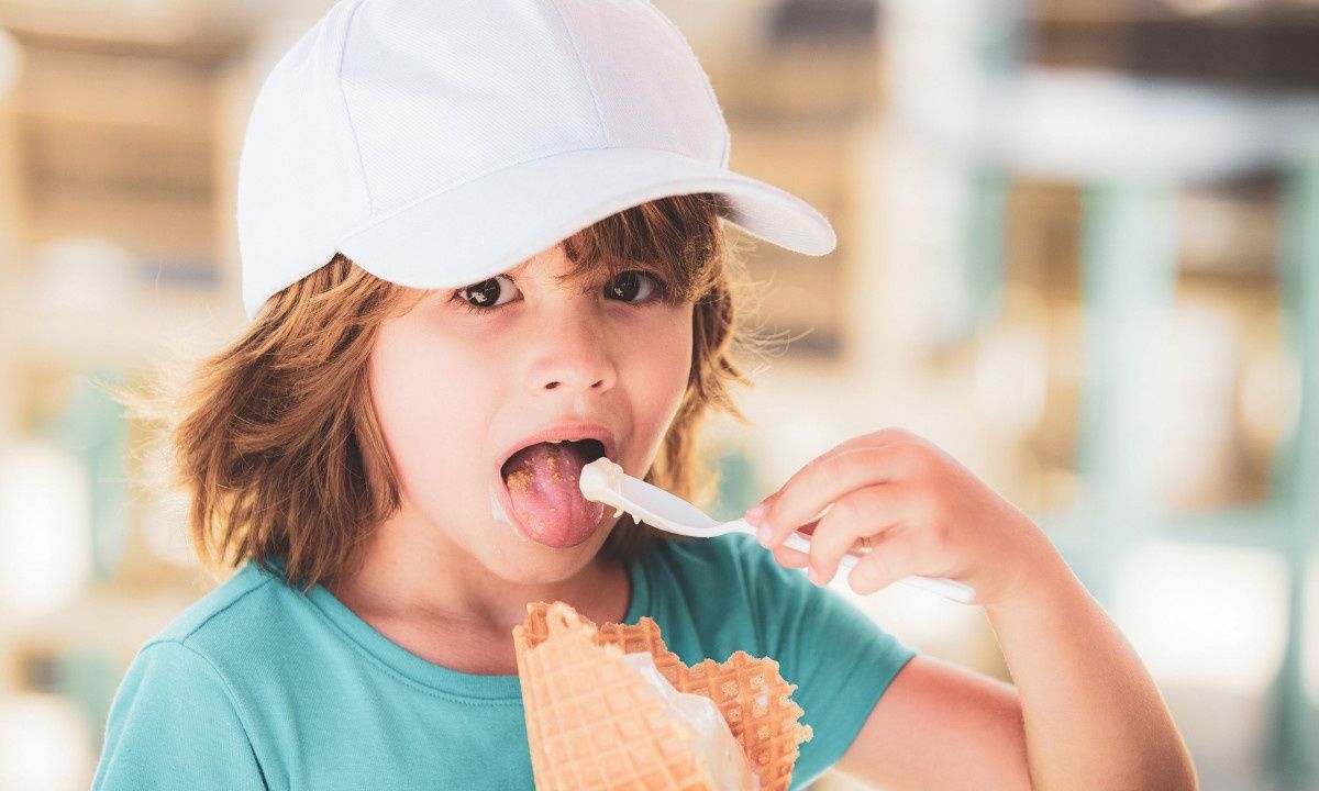 Φτιάξτε το πιο εύκολο σκληρό κέλυφος σοκολάτας για το παγωτό