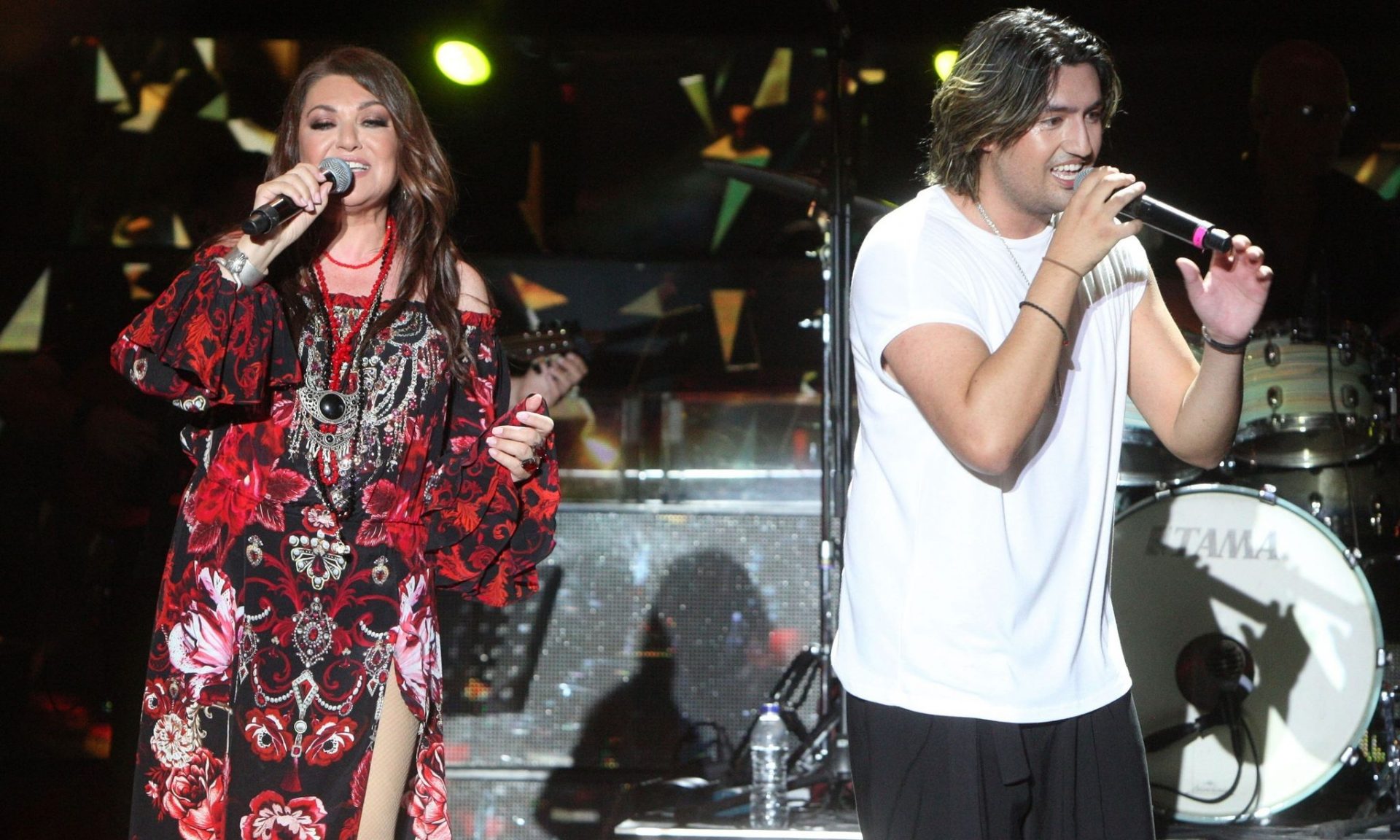 Γαρμπή: «Κόβω φλέβες για σένα αγάπη μου», γράφει η Γαρμπή σε φωτό του γιου της και γίνεται πανικός