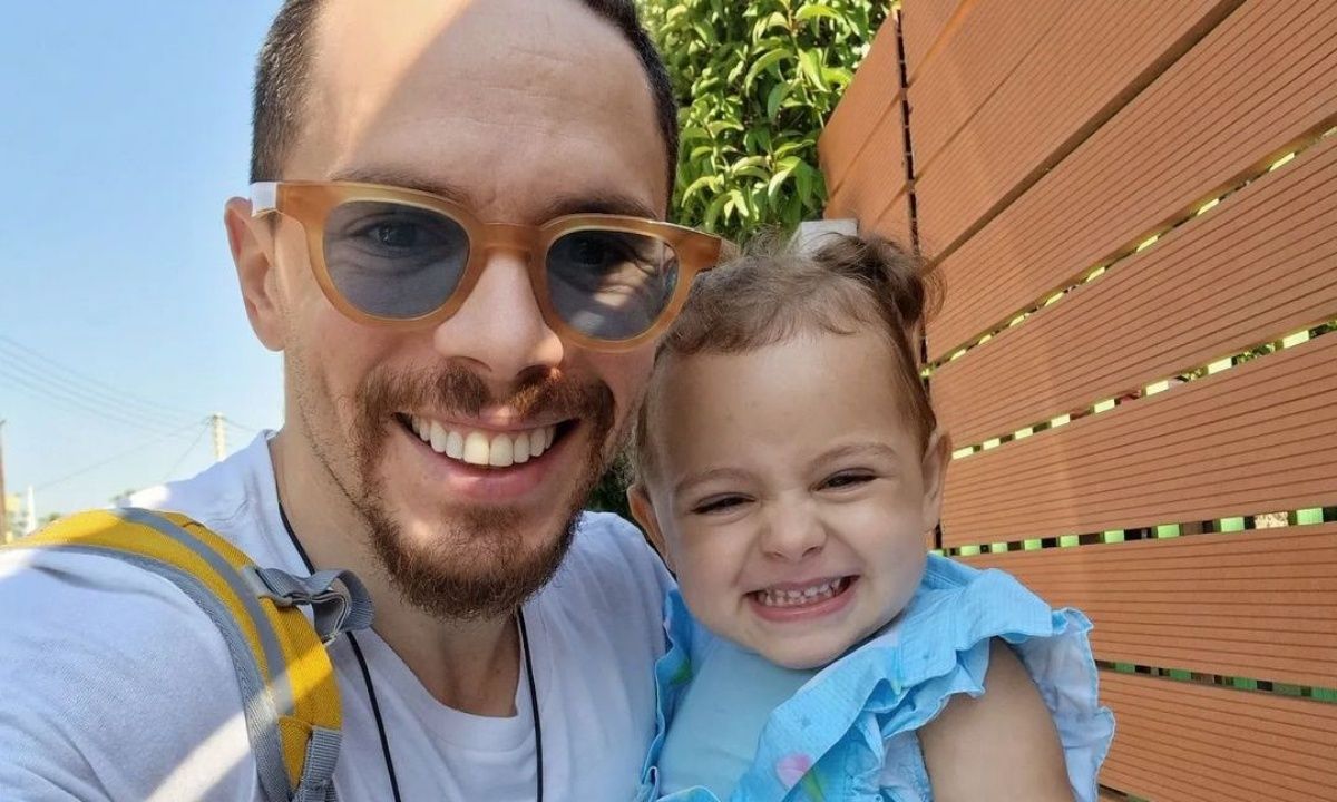 Λευτέρης Πετρούνιας: Κάνει SUP με τη μεγάλη του κόρη