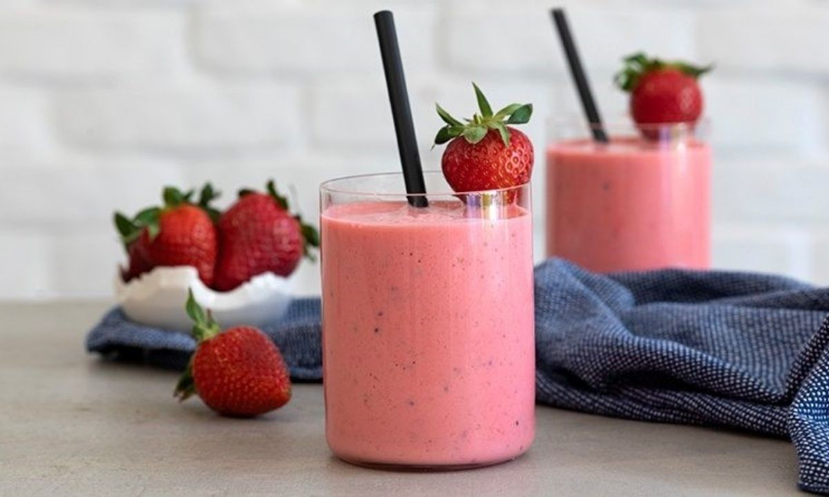 Tέσσερα σούπερ θρεπτικά και δροσιστικά smoothies