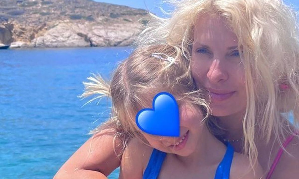 H κατάξανθη 8χρονη κόρη της Ελένης Μενεγάκη γιορτάζει και αυτές οι φωτό της Μαρίνας είναι Onar