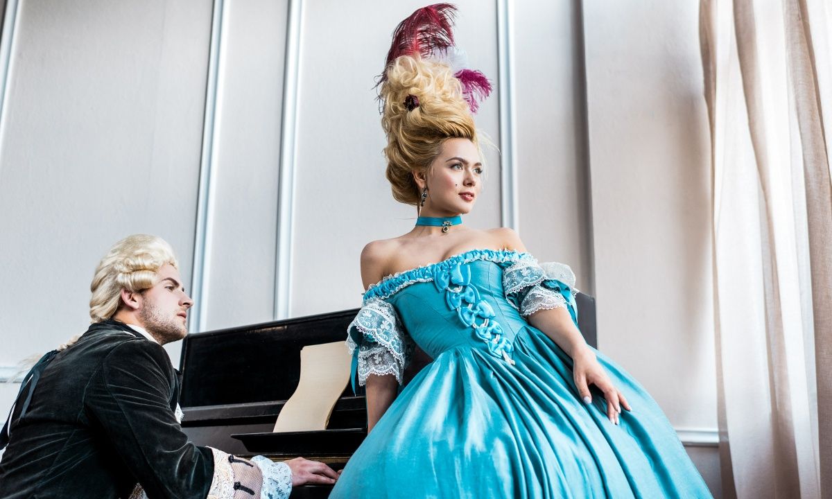 Ανάδρομη Αφροδίτη στον Λέοντα: Η φανερή γοητεία της μπουρζουαζίας!