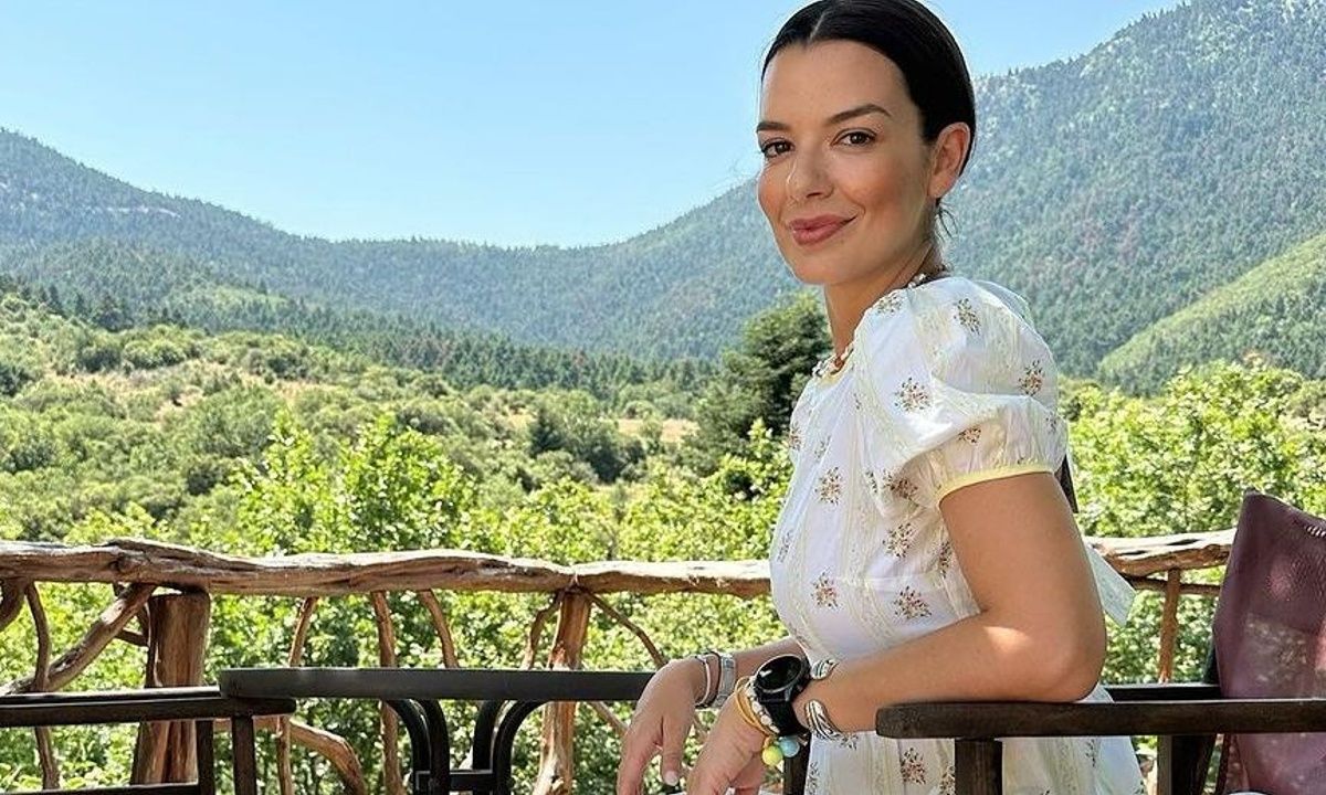 Νικολέττα Ράλλη: Οικογενειακές διακοπές σε Χελμό και Καλάβρυτα