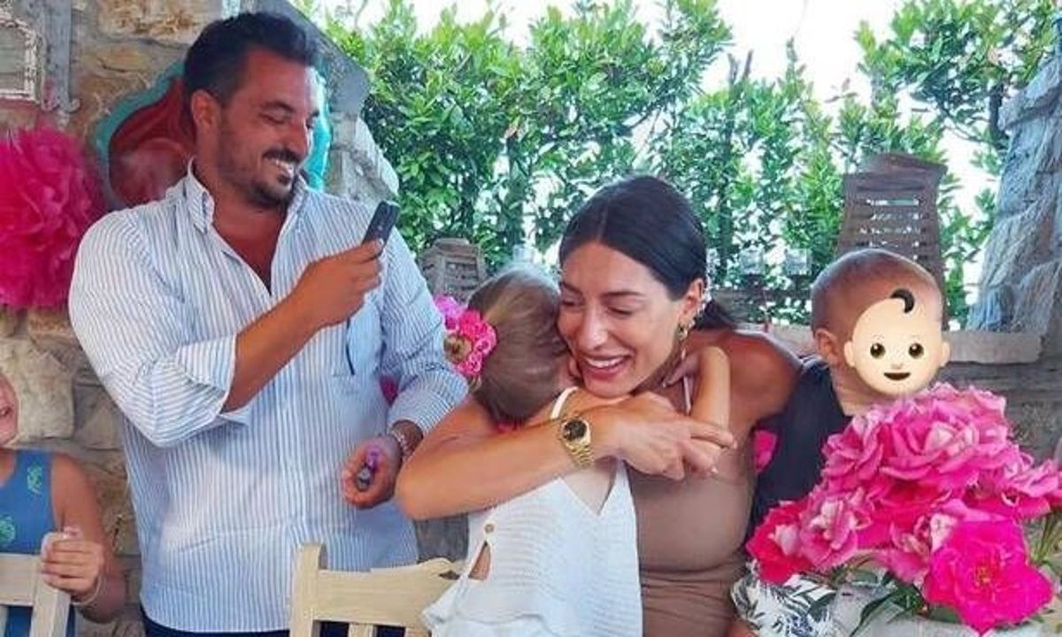 Φλορίντα Πετρουτσέλι: Η υπέροχη οικογενειακή φωτογραφία