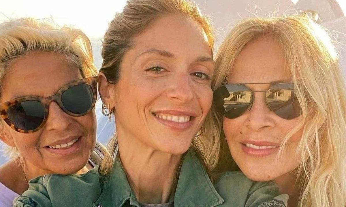 Σύσσωμη η οικογένεια Βίσση στη συναυλία της Άννας