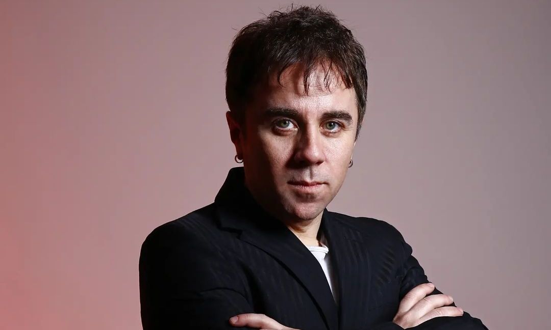 Θανάσης Τσαλταμπάσης: Μιλά για τον ρόλο του στη σειρά «Στα σύρματα»