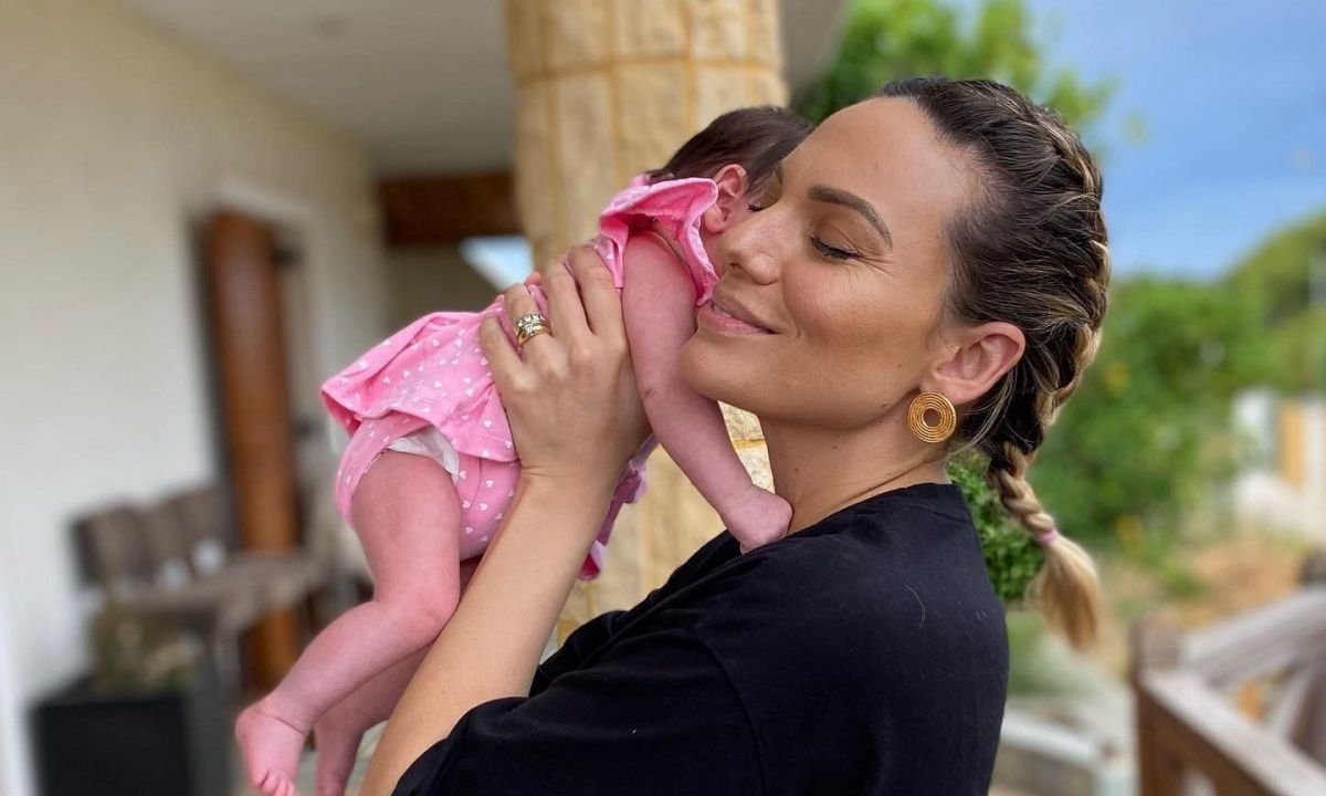 Η Ιωάννα Μαλέσκου έχει τις πιο «Love it» φωτογραφίες με την κόρη της στο νέο τους σπίτι