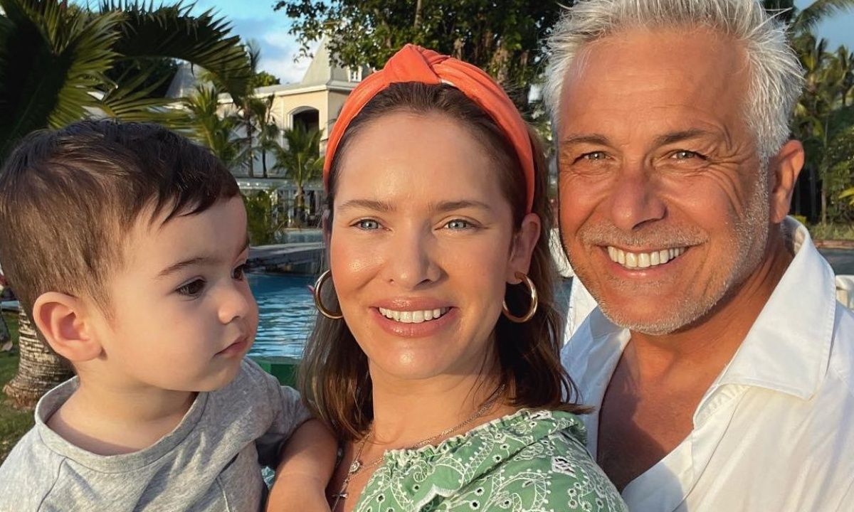 Ανίτα Μπραντ: Στην πιο συγκινητική πόζα με τους γιους της