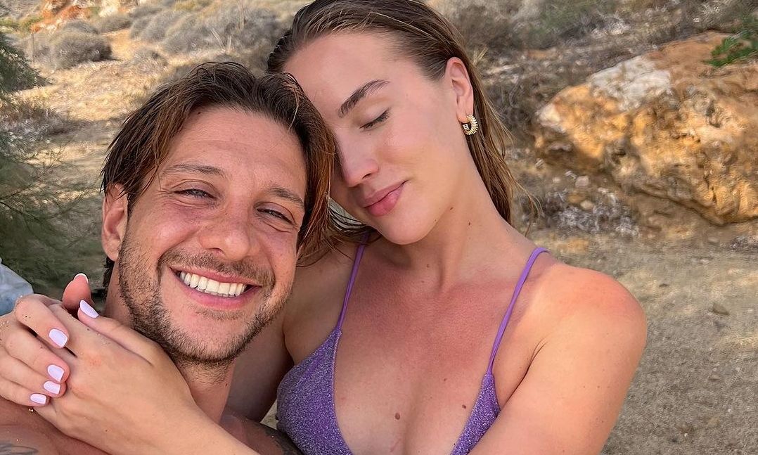 Μπόγδανος – Εξαρχοπούλου: Περνούν το πιο ερωτικό καλοκαίρι τους! Οι μαγικές φωτό από την Ανάφη