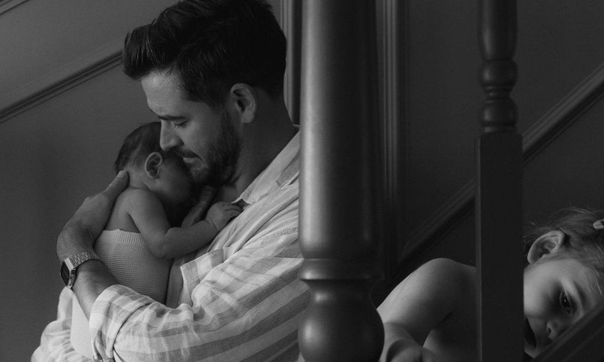 Μπαμπάδες σε τρυφερές στιγμές με τα παιδιά τους