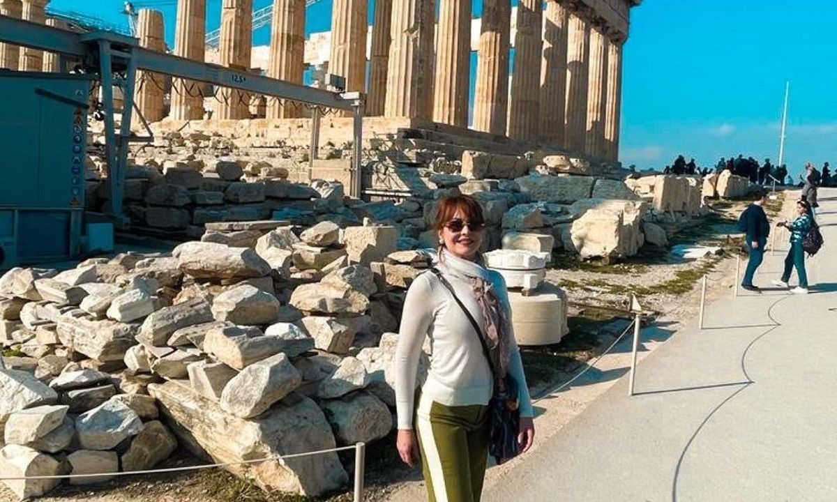 Η τηλεοπτική Παουλίνα σε διακοπές στην Ελλάδα & ο Κάρλος 25 χρόνια μετά σε ένα φωτογραφικό reunion