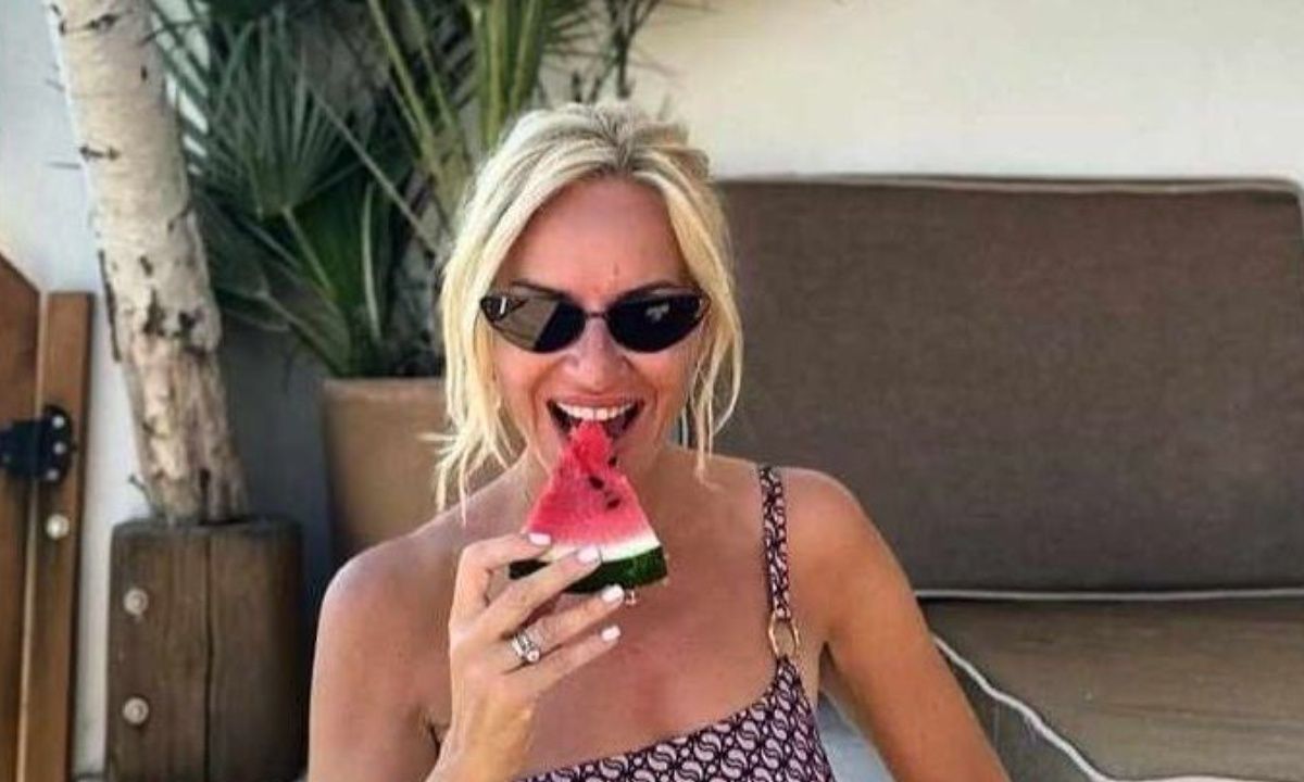 Η Μαρία Μπεκατώρου με μπικίνι στην Κίμωλο και πιο fit από ποτέ