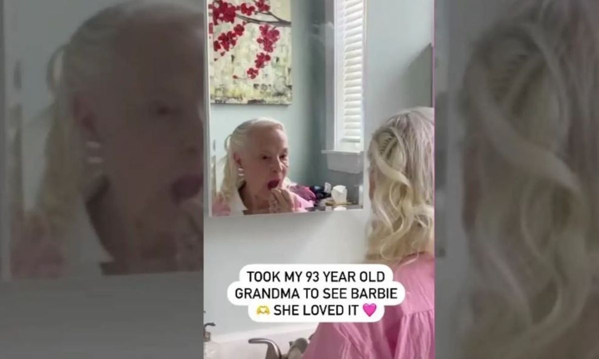 Πήγε με την 93χρονη γιαγιά της να δουν την ταινία Barbie