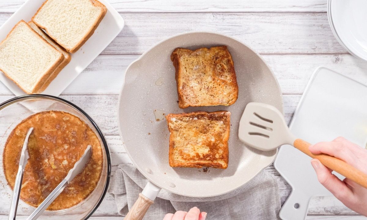 Έτσι θα καθαρίσετε τα αντικολλητικά τηγάνια