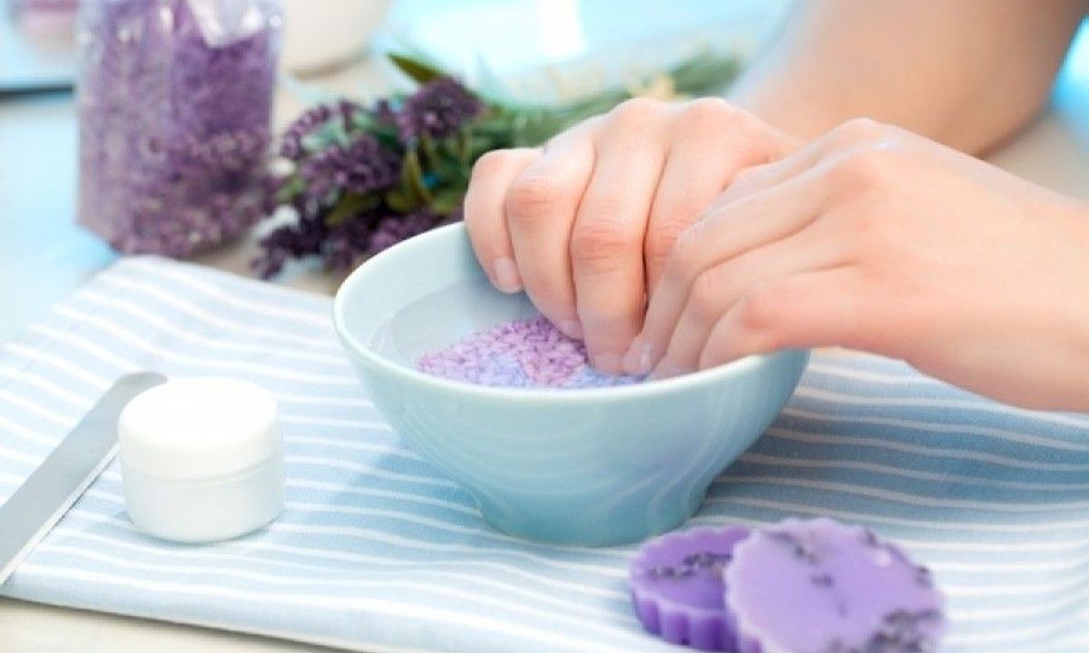 Πέντε λύσεις για νύχια που σπάνε και ξεφλουδίζουν