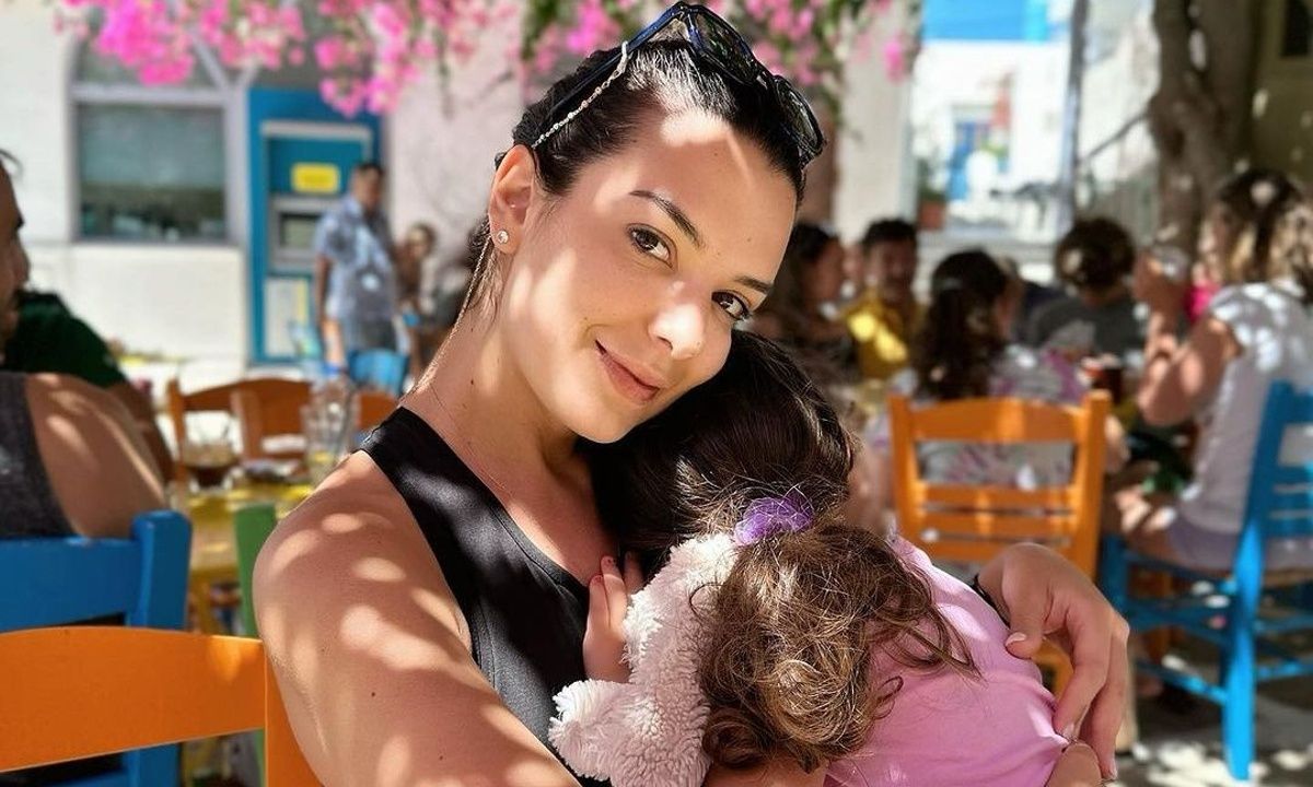 Νικολέττα Ράλλη: Οι φώτο από τις οικογενειακές διακοπές στην Ίο