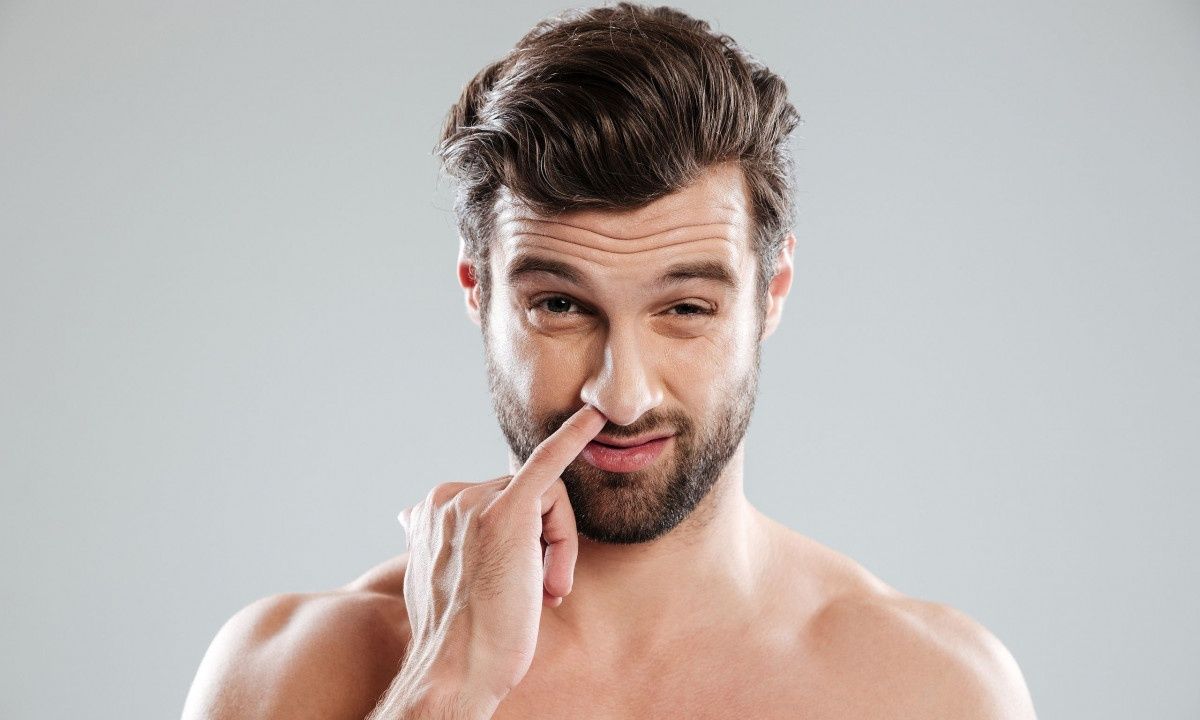 Σκαλίζετε τη μύτη σας; Πόσο κινδυνεύετε να μολυνθείτε με Covid