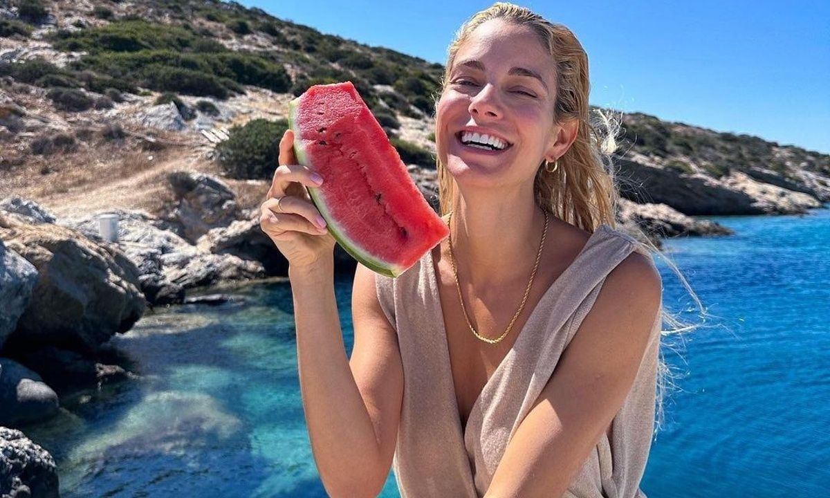 Δούκισσα Νομικού: Η κόρη της τη φωτογράφισε σε μια «τρελή» πόζα