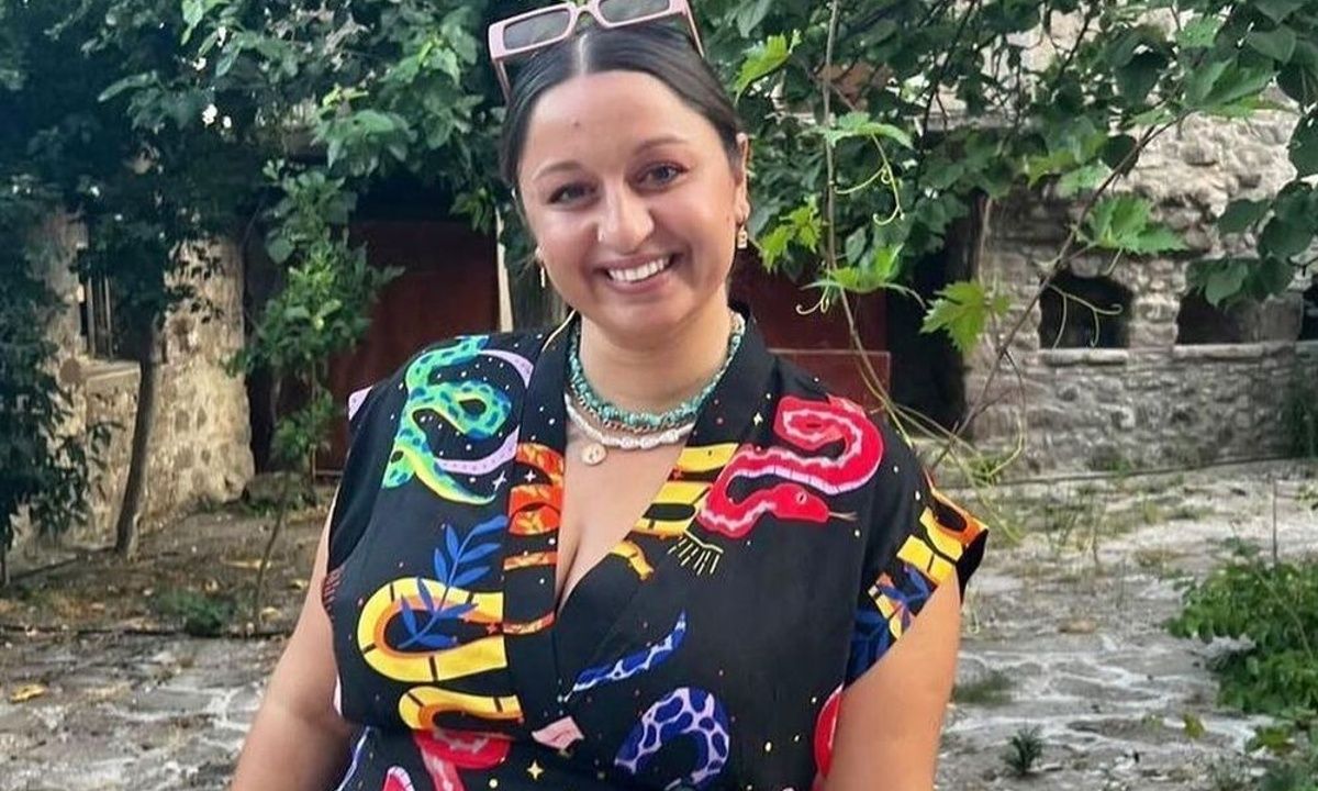 MasterChef- Μαργαρίτα Νικολαΐδη: Ποζάρει με μαγιό στην αγκαλιά του αγαπημένου της