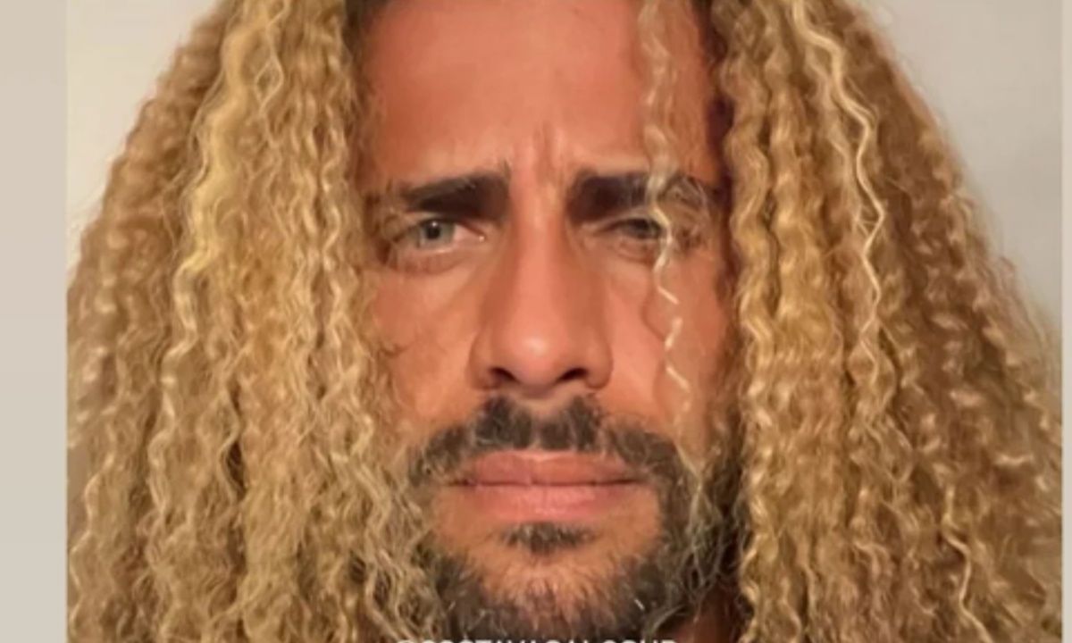 Ο κατάξανθος Βασάλος με νέα μαλλιά δεν θύμισε απλώς «Ντάλια» αλλά και κάτι ακόμα