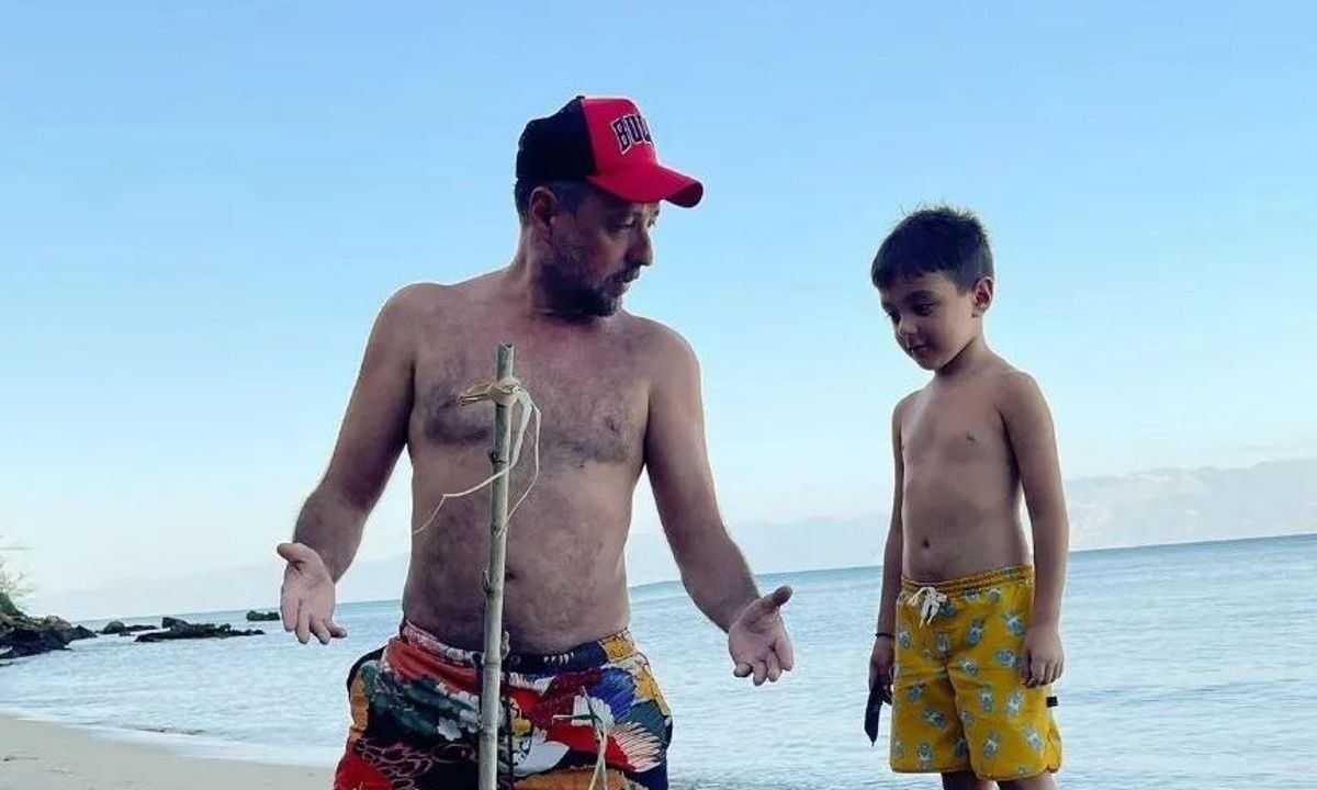 Μάνος Παπαγιάννης: Εντυπωσιακό το κάστρο που έφτιαξε στην άμμο