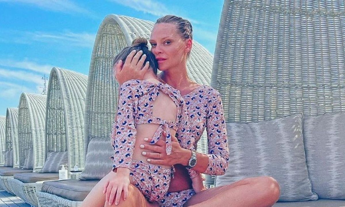 Μοντέλο από κούνια: Οι φορές που η πανύψηλη 8χρονη κόρη του Ρέμου πόζαρε στον φακό των γονιών της