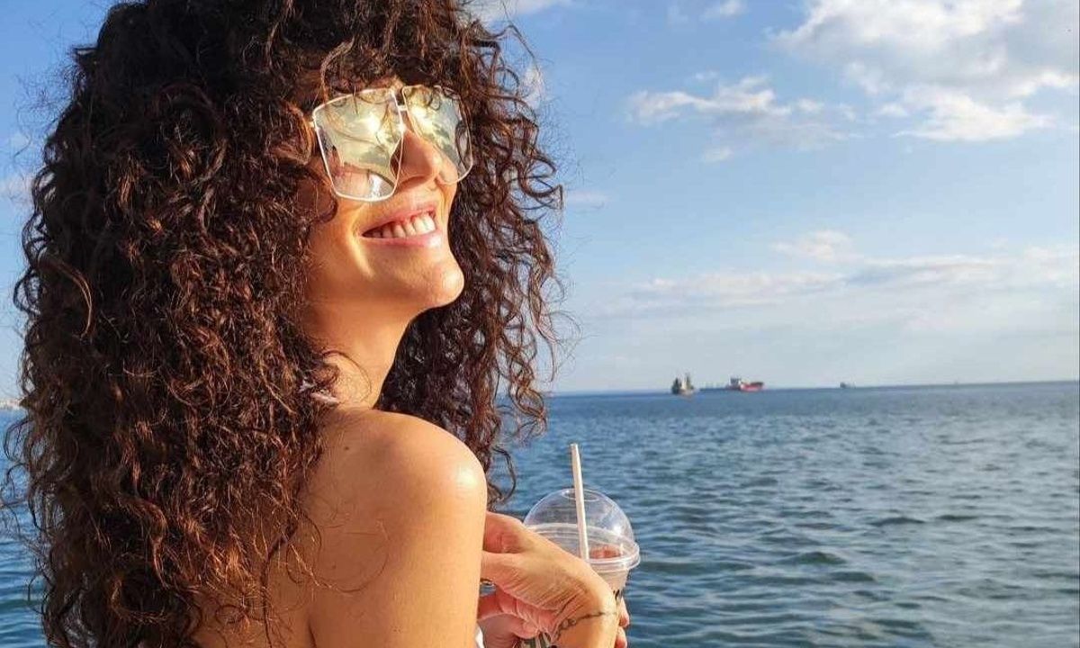 To σχόλιο της Κωνσταντάκη στην Σολωμού για το «λιτό» beach look