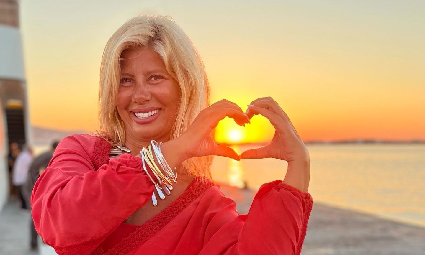 Ζήνα Κουτσελίνη: «Μαμά και κόρη γιορτάζουμε, ταμένες στην Παναγία» - Η κοινή φωτό με την Έμμα