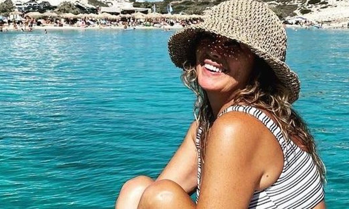 Σοφία Αλιμπέρτη: Οι αμακιγιάριστες πόζες και τί ανακάλυψαν οι fans στα highlights των διακοπών της