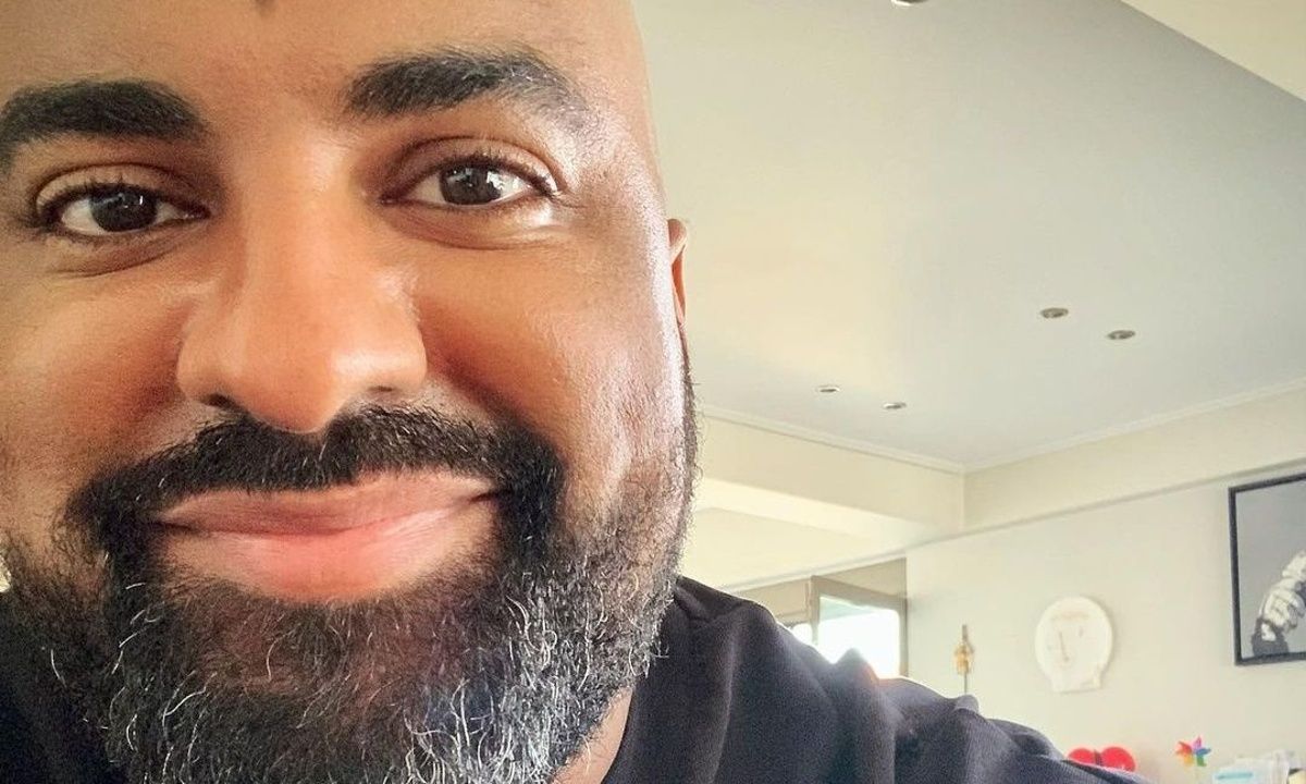 Ησαΐας Ματιάμπα: O 5χρονος γιος του με ράστα πάνω στη σκηνή