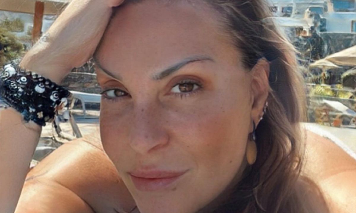 Τα τοξικά σχόλια στην αμακιγιάριστη φωτό της Ναταλίας Γερμανού και το restart της παρουσιάστριας