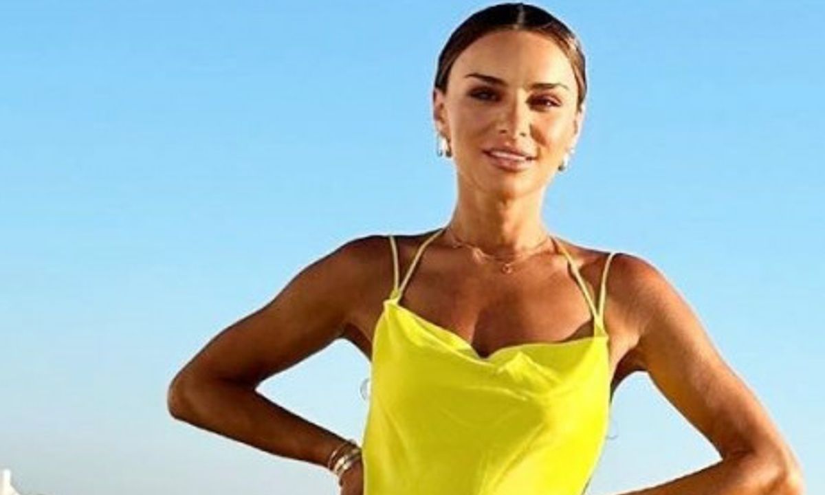 Οι ξέγνοιαστες διακοπές της Ελένης Τσολάκη, το σπίτι στα βόρεια προάστια και η μεγάλη επιστροφή