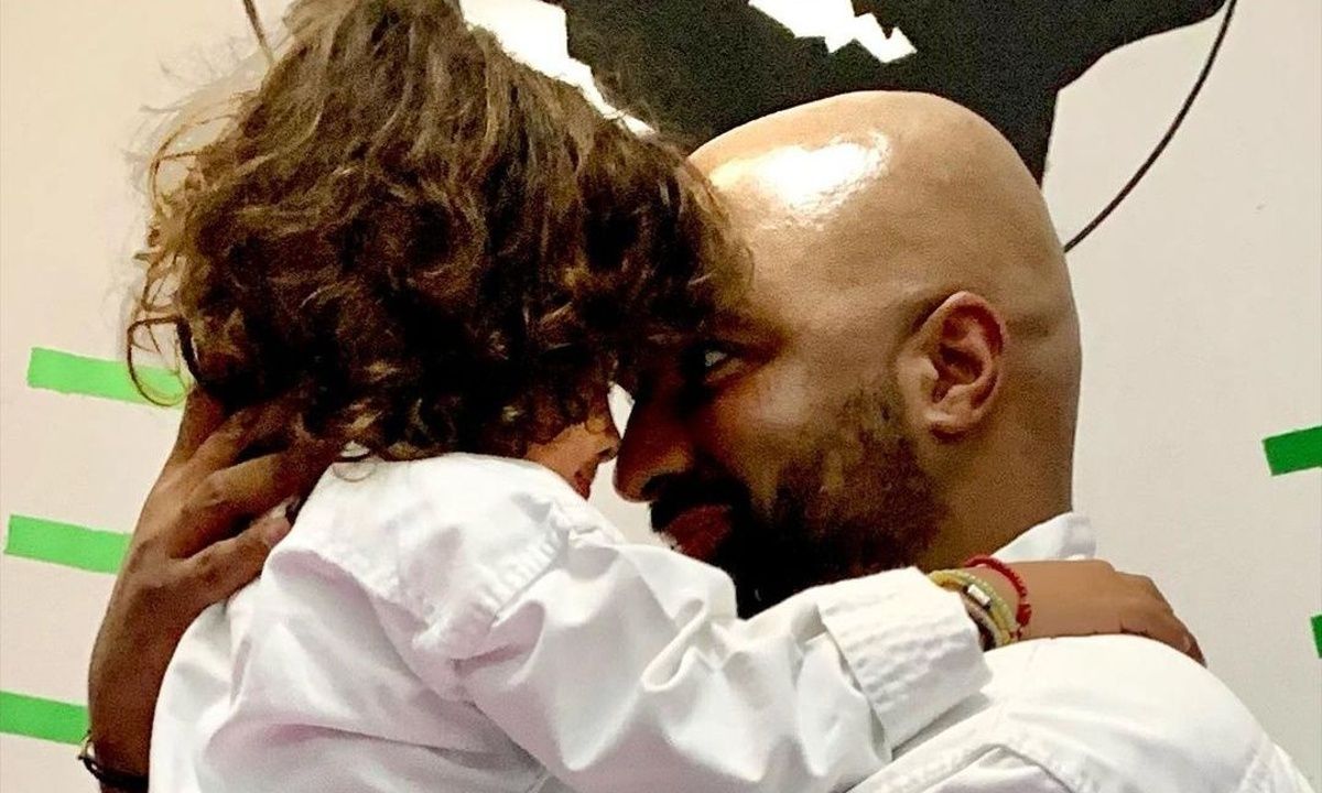 Ησαΐας Ματιάμπα: Οικογενειακές διακοπές στην Αλόννησο